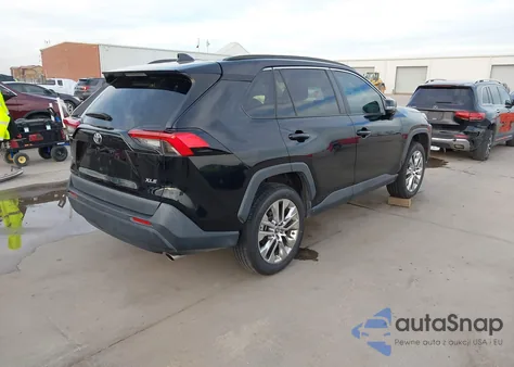 2021 Toyota Rav4 Xle Premium z USA, uszkodzony, nr VIN 2T3C1RFV4MC149855